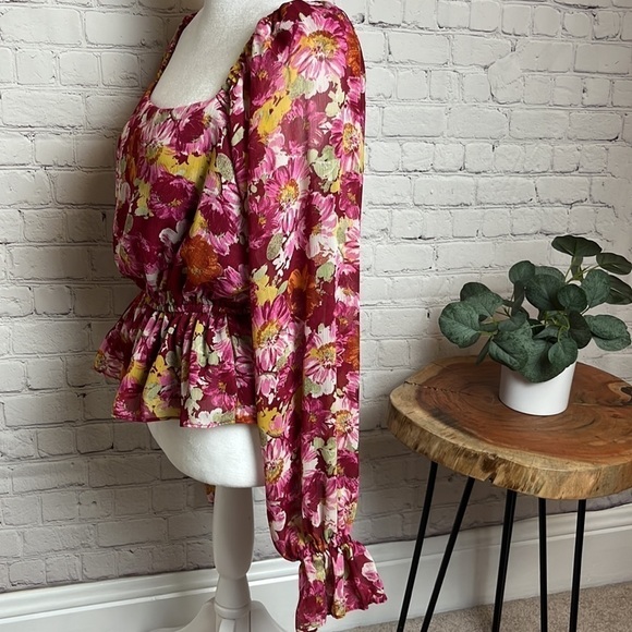 WAYF Square Neck Flounce Sleeve Floral Blouse - Picture 9 of 15